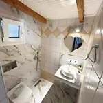 Sea Breeze 1 Apartment